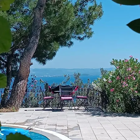 Bed & Breakfast The Stone House 3*