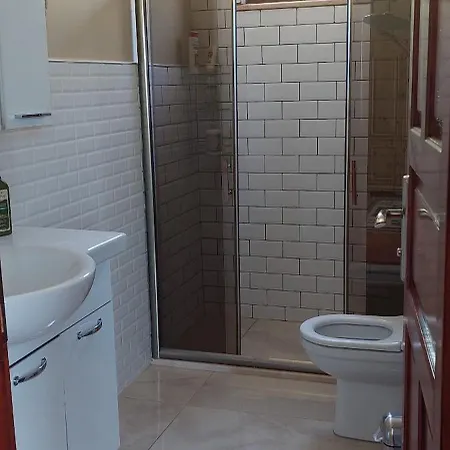 The Stone House Couette-café