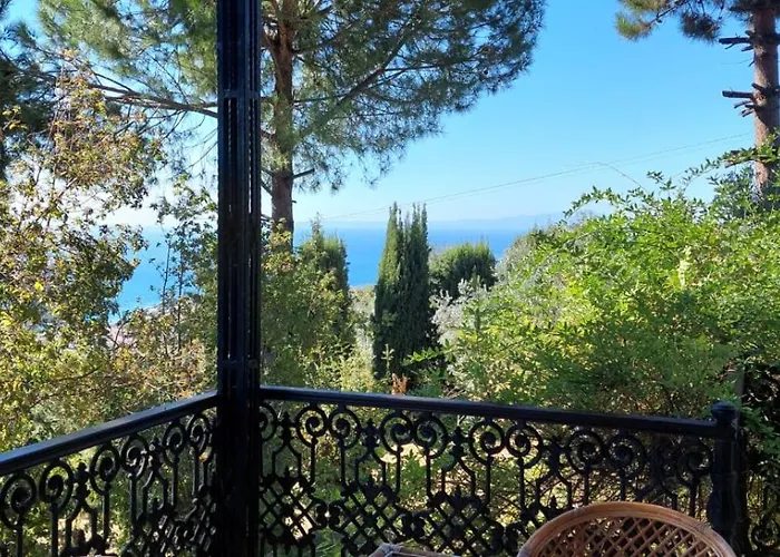 The Stone House 3* Edremit (Balikesir)