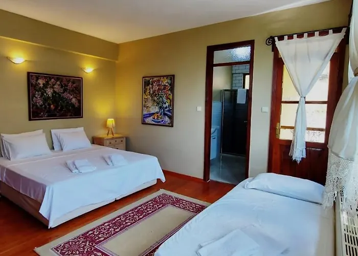 The Stone House Frühstückspension 3*